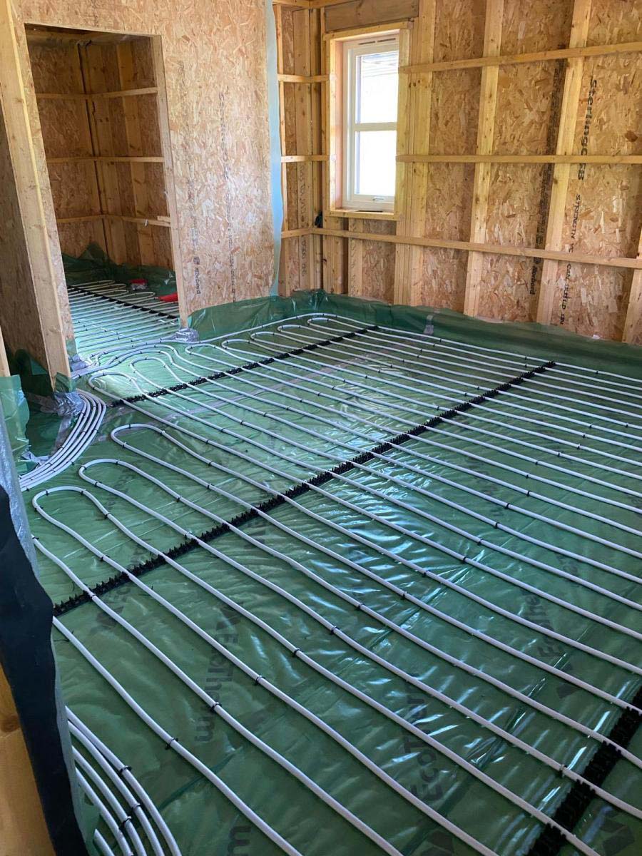Walk-in shower with tiled wet area